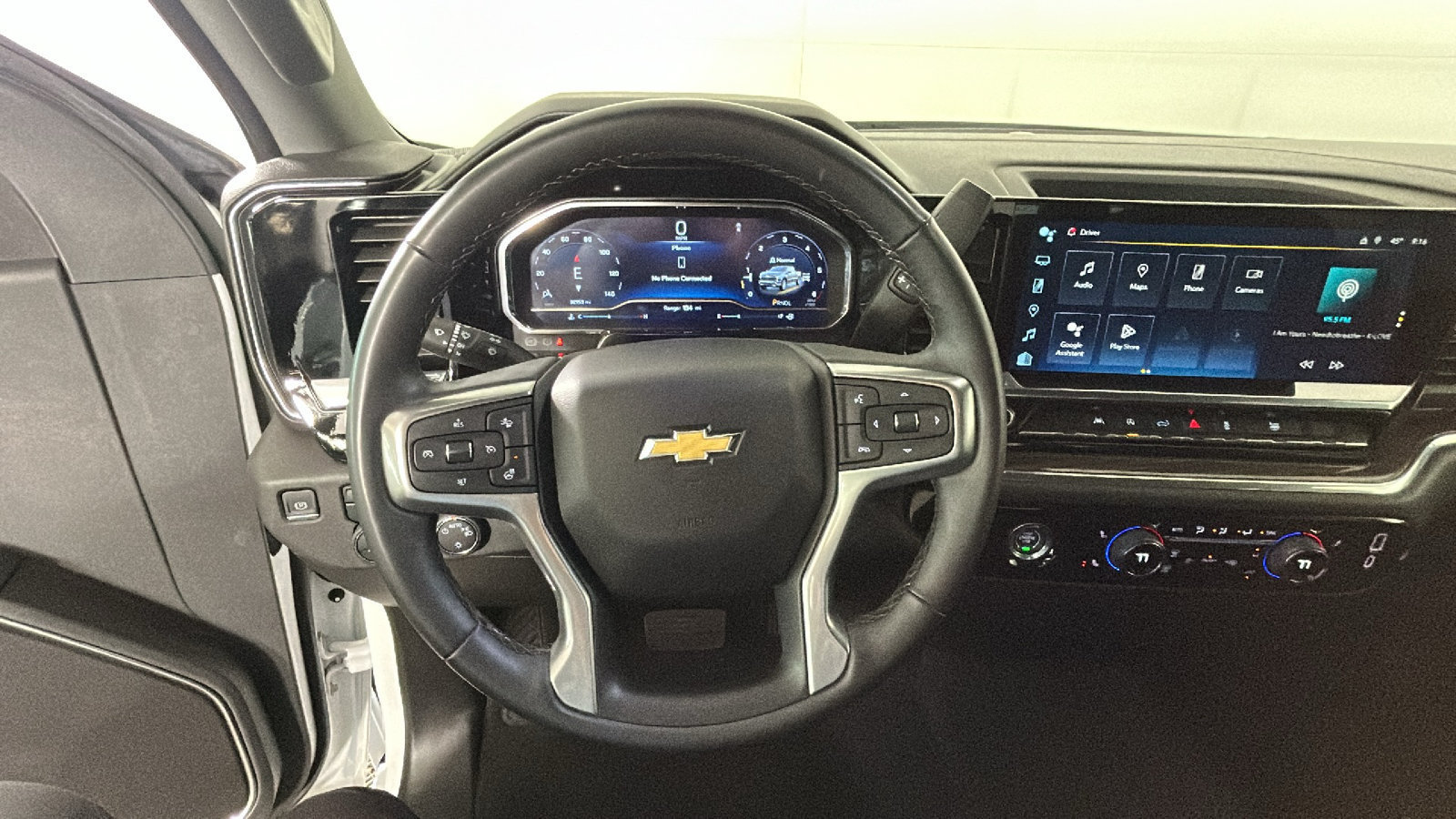 Used 2023 Chevrolet Silverado 1500 LT AWD/4WD image 17