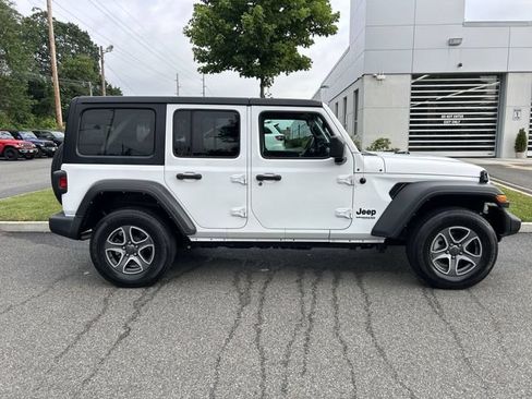 Used 2022 Jeep Wrangler Unlimited Sport AWD/4WD image 9