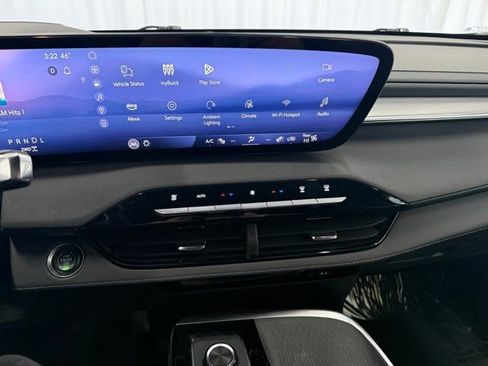 Used 2025 Buick Enclave Preferred image 19