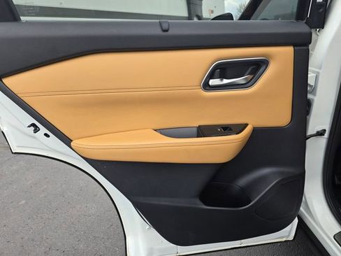 Used 2021 Nissan Rogue Platinum image 23