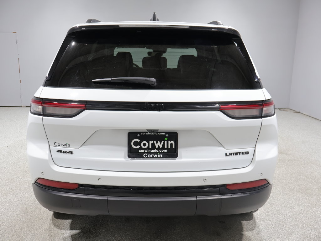 Certified 2024 Jeep Grand Cherokee Limited w/ Black Appearance Package AWD/4WD image 4