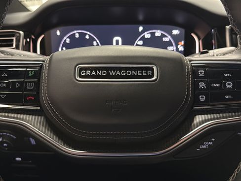 Used 2022 Jeep Grand Wagoneer Series II AWD/4WD image 16