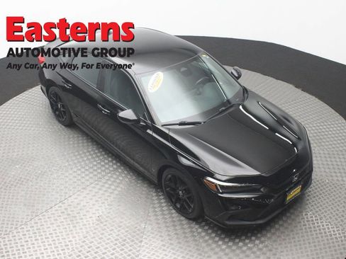 Used 2023 Honda Civic Sport image 3