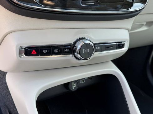 New 2026 Volvo XC40 B5 Ultra w/ Protection Package Premier image 23