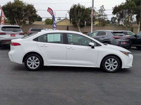 Used 2023 Toyota Corolla LE image 4