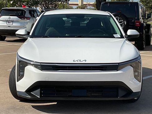 Used 2025 Kia K4 FWD image 2
