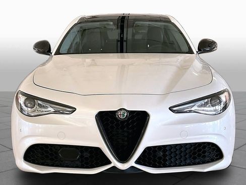 Used 2017 Alfa Romeo Giulia Ti w/ TI 19" Sport Package AWD/4WD image 3