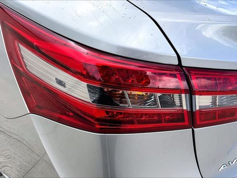 Used 2018 Toyota Avalon Limited FWD image 28