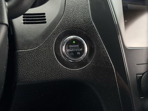 Used 2019 Ford Explorer XLT w/ Equipment Group 201A image 18