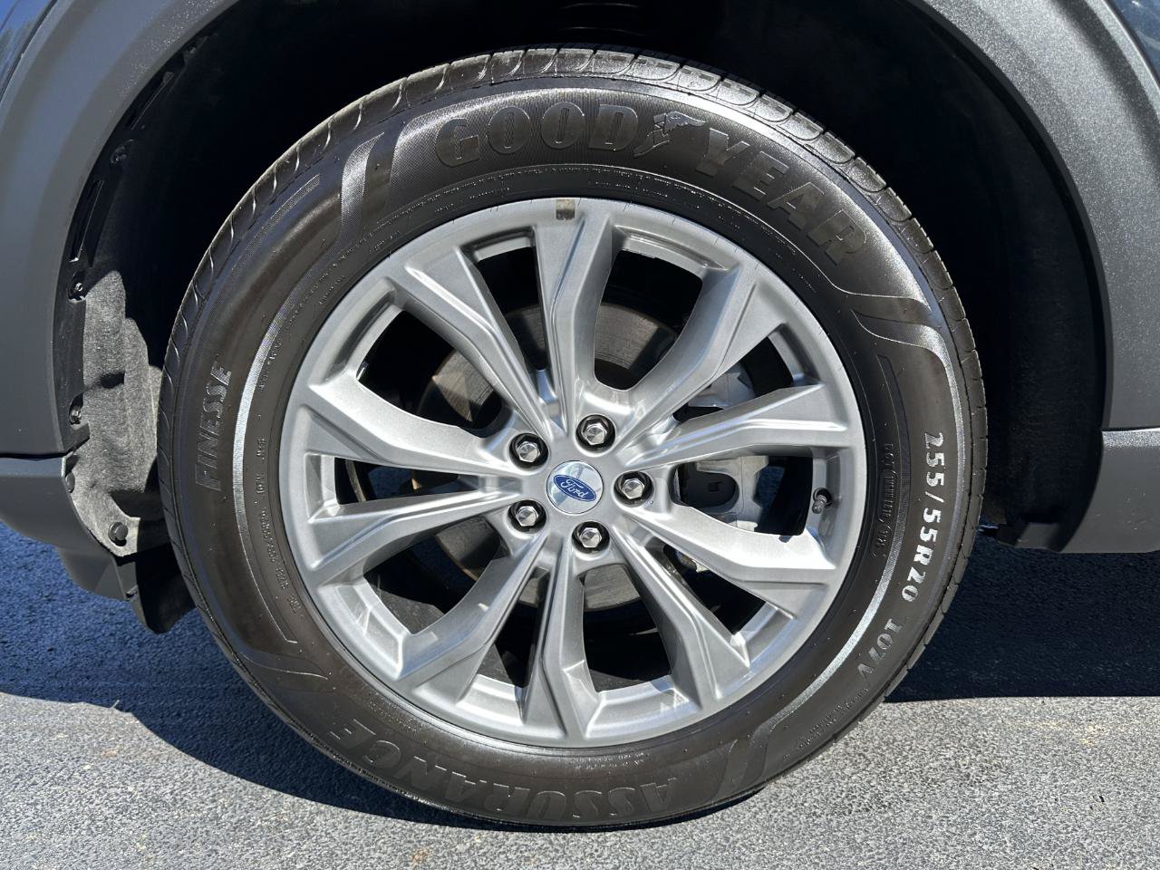 Used 2022 Ford Explorer XLT w/ Equipment Group 202A AWD/4WD image 76