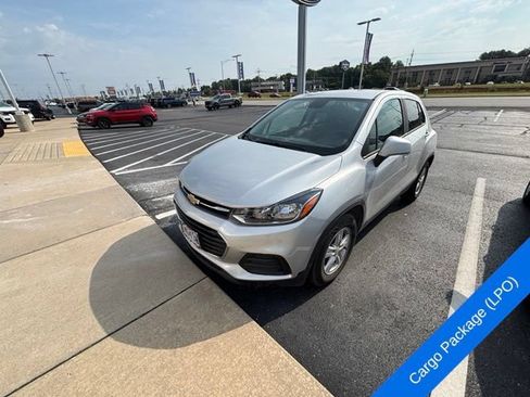 Used 2020 Chevrolet Trax LS w/ Tint and Cruise Package FWD image 3