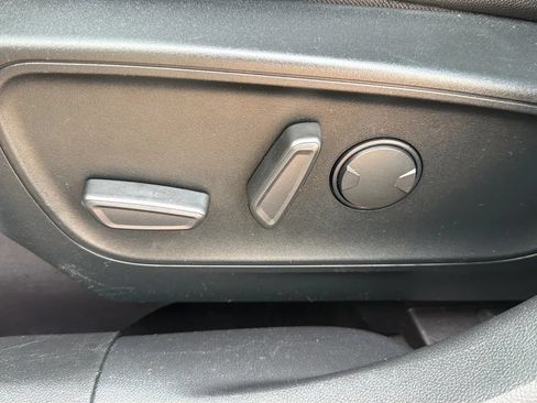 Used 2020 Ford Escape Titanium AWD/4WD image 16