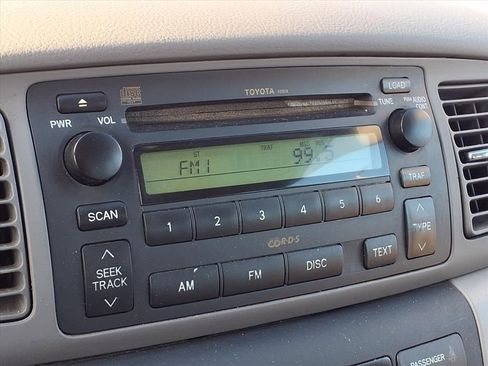 Used 2005 Toyota Corolla image 20