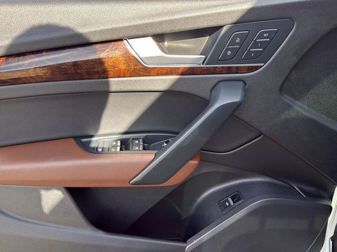 Used 2018 Audi Q5 2.0T Premium Plus w/ Premium Plus Package image 13