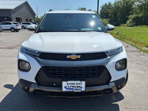 Used 2023 Chevrolet TrailBlazer ACTIV w/ Convenience Package AWD/4WD image 2