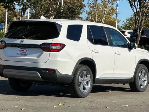 New 2025 Honda Pilot EX-L image 4