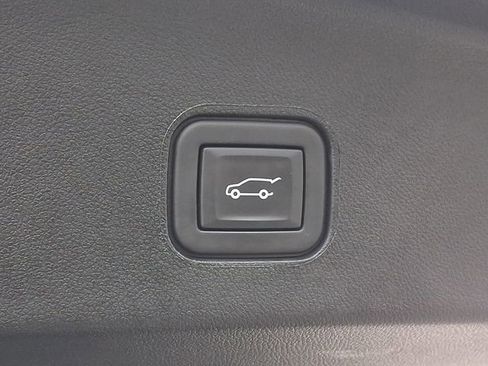 Used 2024 Cadillac Lyriq Luxury image 34