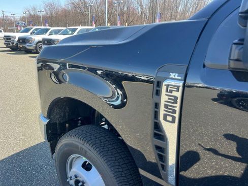 New 2026 Ford F350 XL w/ XL Chrome Package image 25