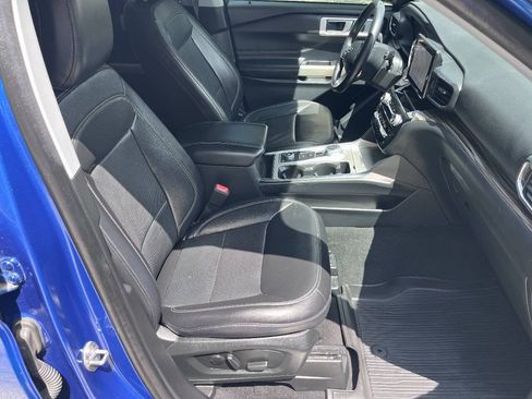 Used 2021 Ford Explorer Limited w/ Equipment Group 301A AWD/4WD image 23