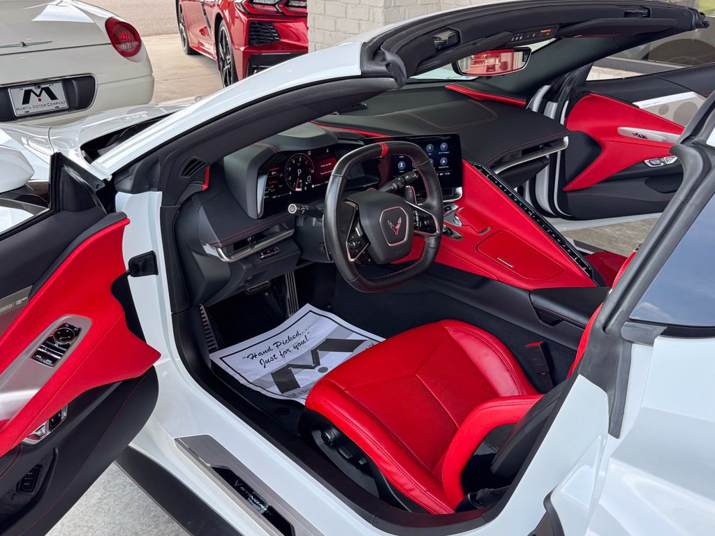 Used 2021 Chevrolet Corvette Stingray Preferred Cpe w/ Z51 Performance Package RWD image 2