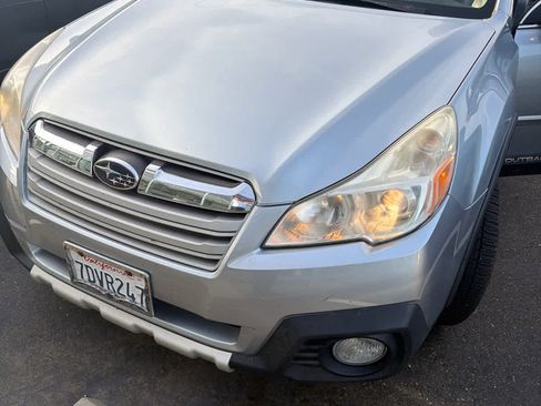 Used 2014 Subaru Outback 2.5i Limited image 3