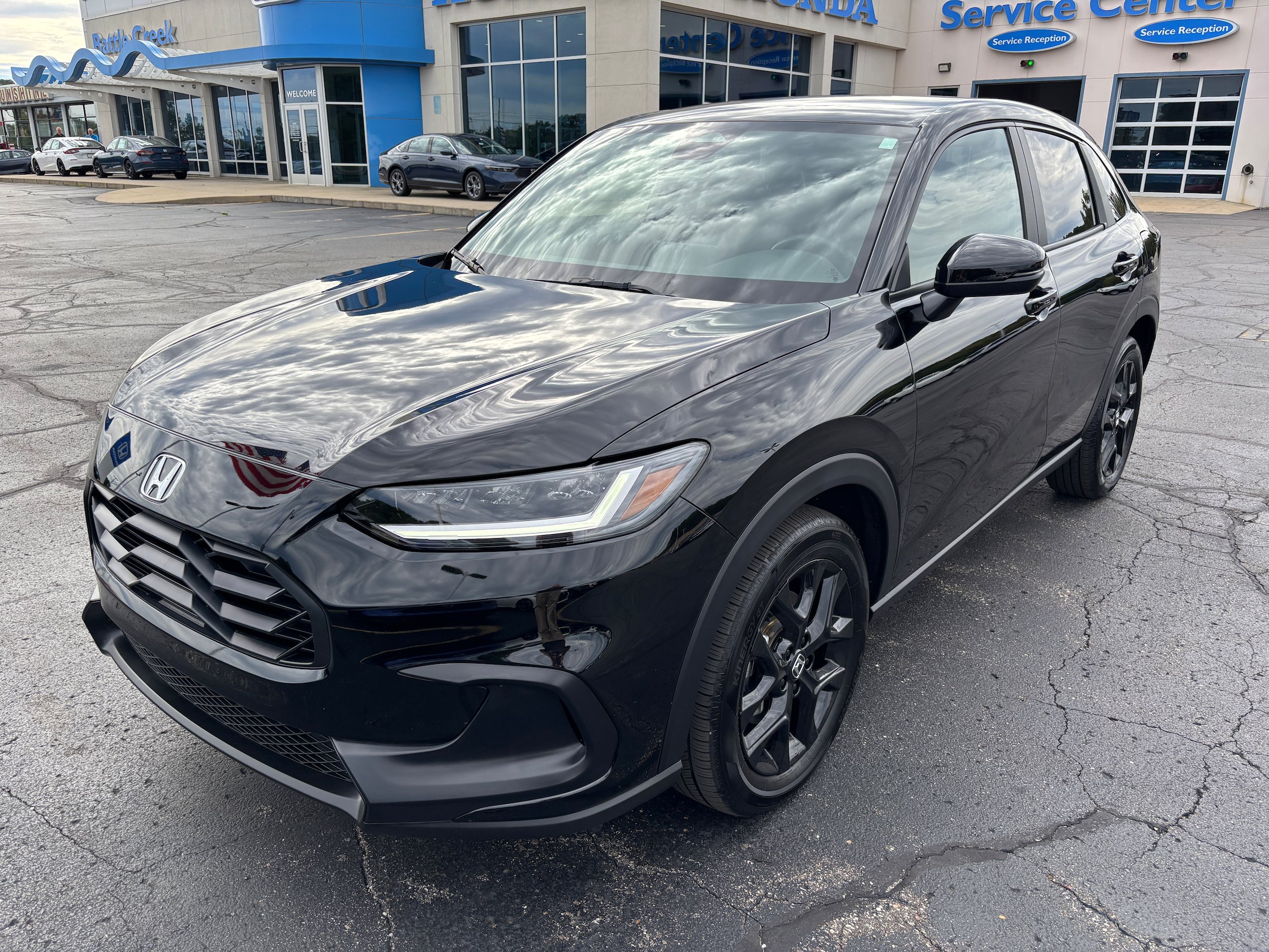 Certified 2025 Honda HR-V Sport image 2