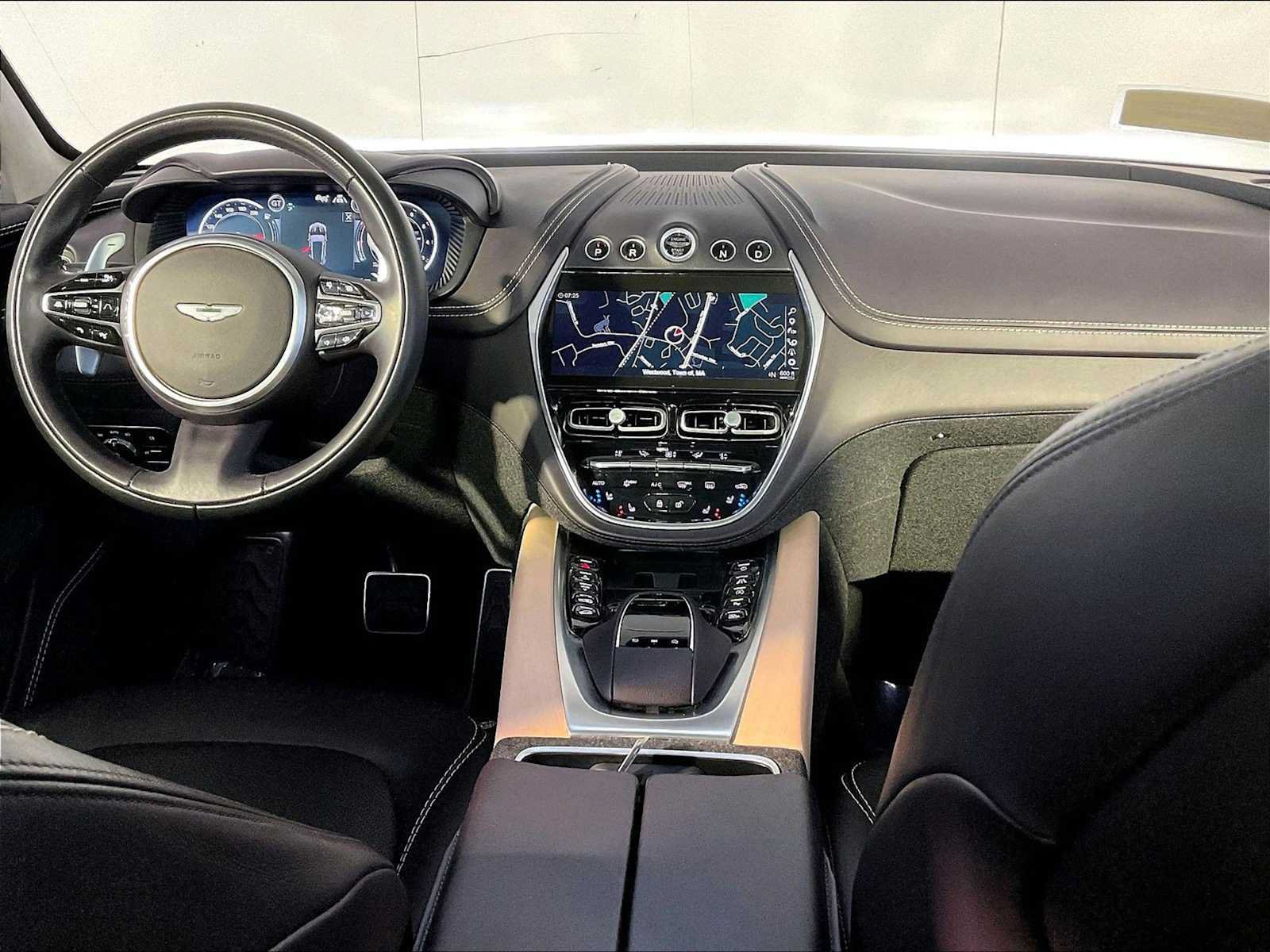 Used 2021 Aston Martin DBX AWD/4WD image 14
