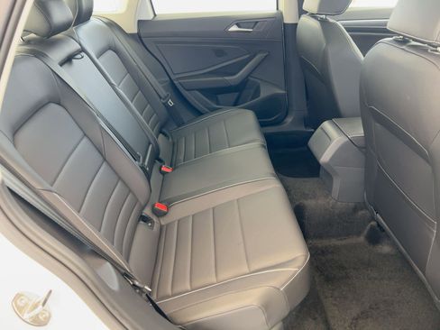 Certified 2024 Volkswagen Jetta SE image 32