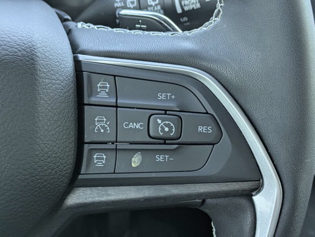 Used 2024 Jeep Grand Cherokee Limited RWD image 27