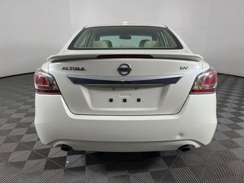 Used 2015 Nissan Altima 2.5 SV w/ Convenience Package FWD image 10