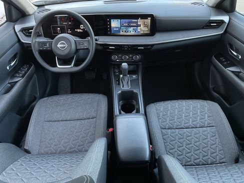 Used 2025 Nissan Kicks SV image 20