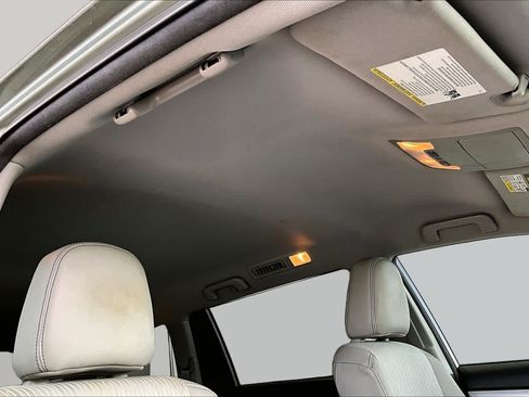 Used 2016 Toyota Highlander Plus FWD image 13