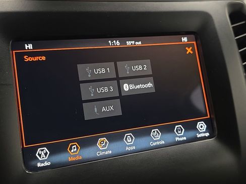 Used 2019 Jeep Cherokee Latitude Plus w/ Comfort/Convenience Group image 21