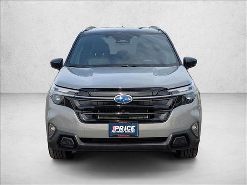 Used 2025 Subaru Forester Touring image 2