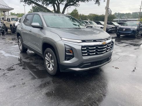 Used 2026 Chevrolet Equinox LT FWD image 8