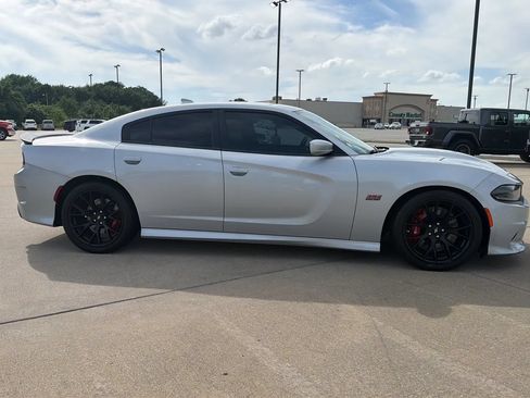 Used 2019 Dodge Charger Scat Pack w/ Dynamics Package RWD image 25
