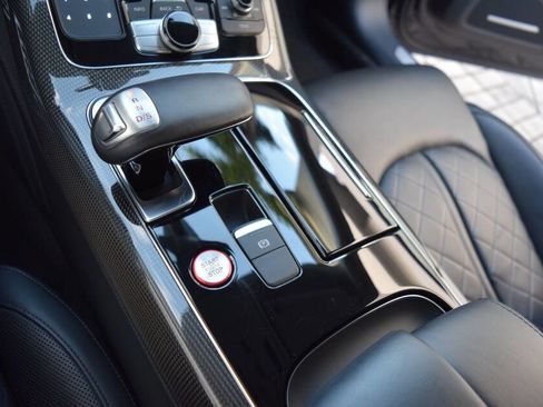 Used 2015 Audi S8 image 54