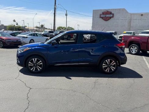 Used 2019 Nissan Kicks SR w/ SR Premium Package FWD image 6