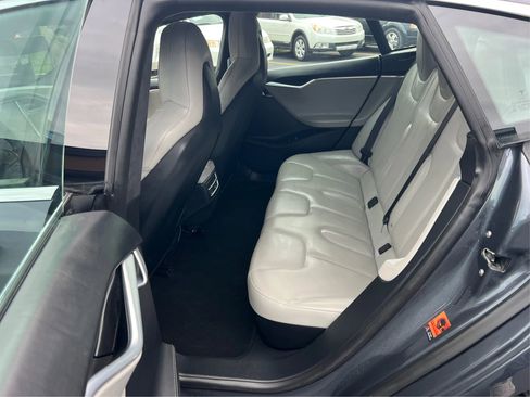 Used 2015 Tesla Model S 70D image 11