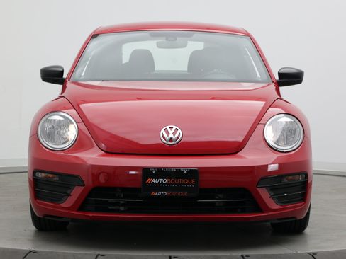 Used 2017 Volkswagen Beetle 1.8T Classic FWD image 2