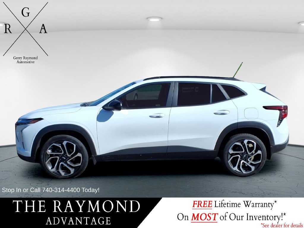 Used 2025 Chevrolet Trax RS w/ Sunroof Package FWD image 6