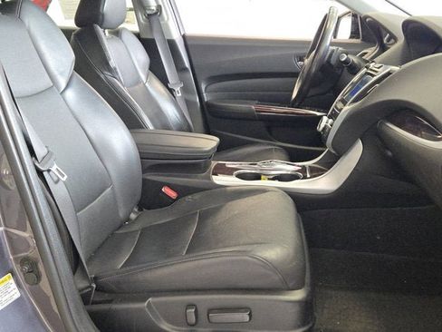 Used 2017 Acura TLX V6 w/ Technology Package FWD image 4