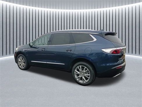 Used 2023 Buick Enclave Essence w/ Experience Buick Package image 7