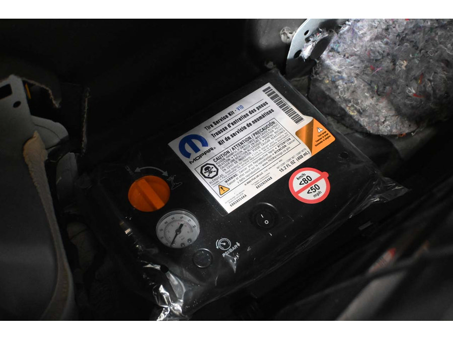 Used 2025 Chrysler Pacifica Select FWD image 22
