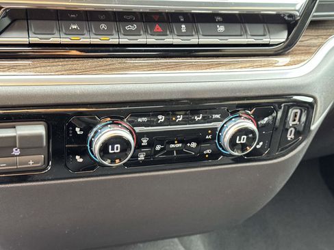 New 2026 GMC Sierra 1500 Elevation image 15