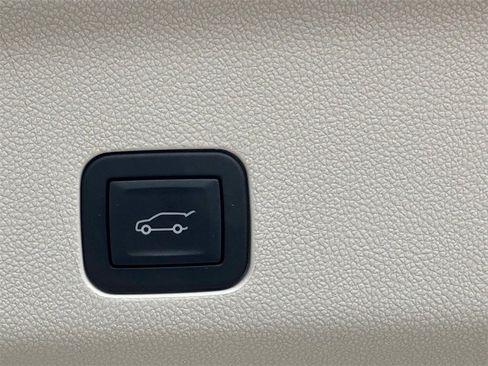 Certified 2024 Cadillac Escalade ESV Sport Platinum w/ LPO, ONYX Package image 19