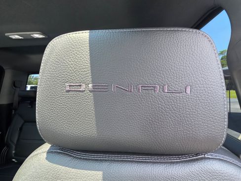 Used 2021 GMC Sierra 1500 Denali w/ Technology Package AWD/4WD image 21