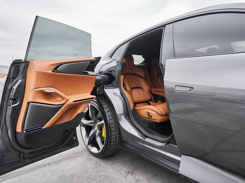 Used 2025 Ferrari Purosangue image 32