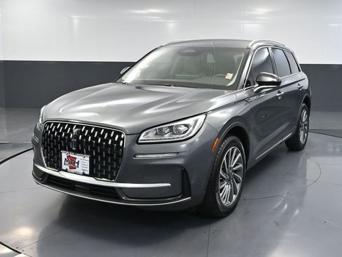 Used 2024 Lincoln Corsair Reserve w/ Towing Package image 12