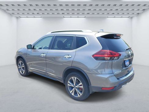 Used 2019 Nissan Rogue SV w/ Premium Package AWD/4WD image 3